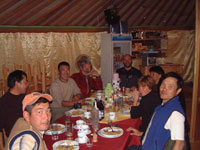 Cena nel campo Gher di Kharakhorin