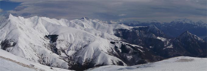 Panoramica sulla Val Cavargna: Pizzo di Gino, Cima delle Pianchette, Monte Tabor e Marnotto