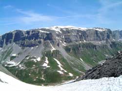 Il Chli Glatten a sinistra e la Hinter Glatten a destra viste dalla discesa scialp del Clariden