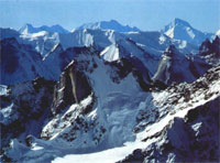 Panorama verso est dalla cima del Bugjan Peak