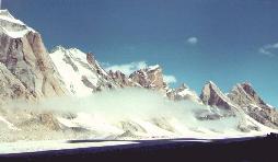 Le Torri sul lato ovest del Tawa Glacier